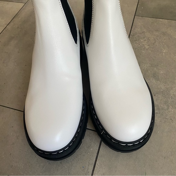 NEW Marc fisher LTD Patrick white Chelsea lug sole pull on bootie 7M - Picture 8 of 8